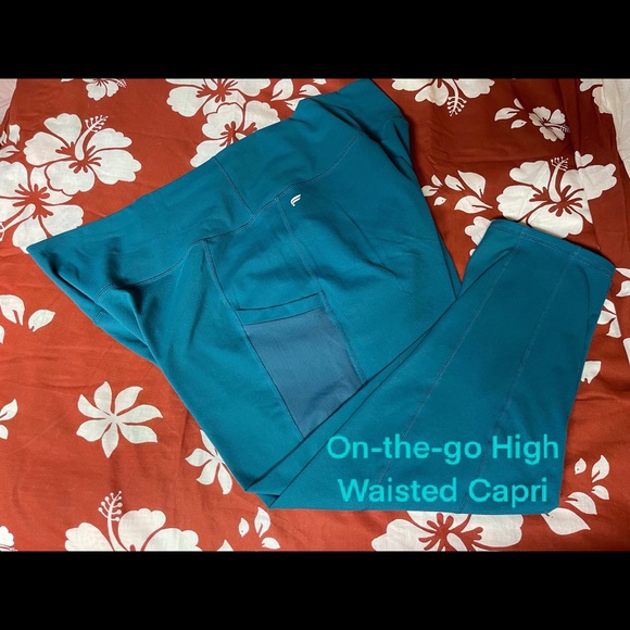 Fabletics On-The-Go High-Waisted Capri - Picture 1 of 3